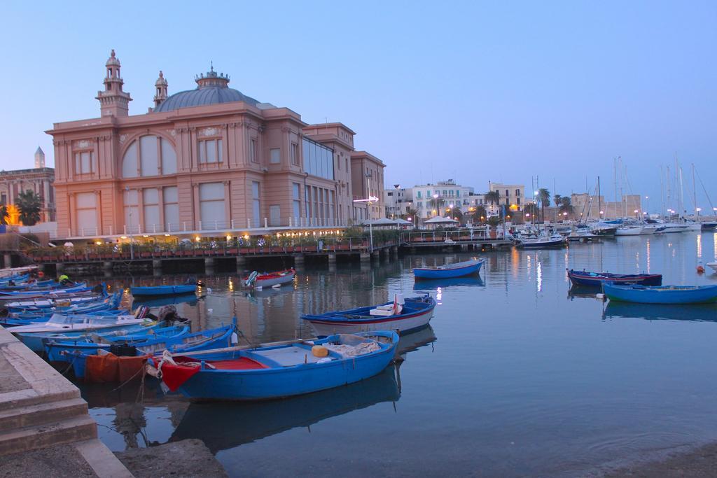 Palazzo Verrone Bari Exteriör bild